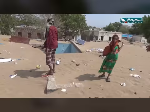 عواصف رملية تقتحم منازل أهالي لحج واستغاثات عاجلة لإنقاذهم