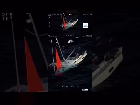 إنقاذ أربعة بحارة بعد غرق يخت اصطدم بحوت عنبر في المحيط الهادئ