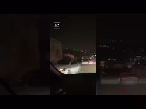 عشرات العائلات الفلسطينية تبيت في مركباتها عند حواجز رام الله