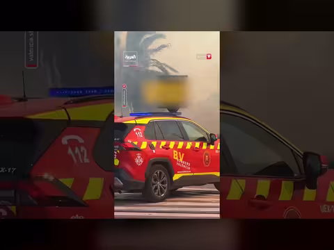 نيران حرائق الغابات تقترب من مدينة الفنون والعلوم في فالنسيا