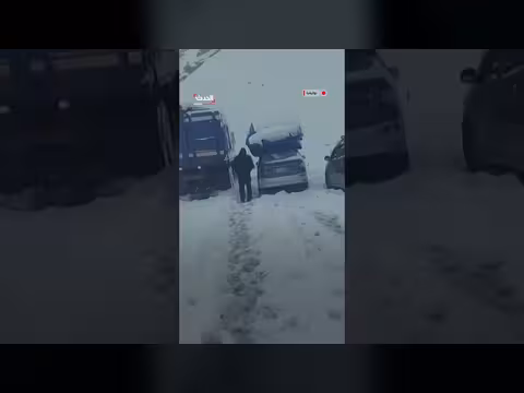 تساقط كثيف للثلوج يشل حركة مرتفعات بوليفيا