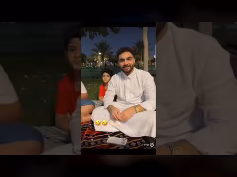 مسابقة بين فريق ناهي وفريق يحيى على هاتف ذكي جديد