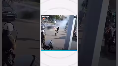 مظاهرات في اليونان لمنع رسو سفينة إسرائيلية كراون آيريس