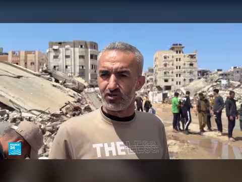 10 قتلى في غارة إسرائيلية قرب مدرسة نازحين في غزة