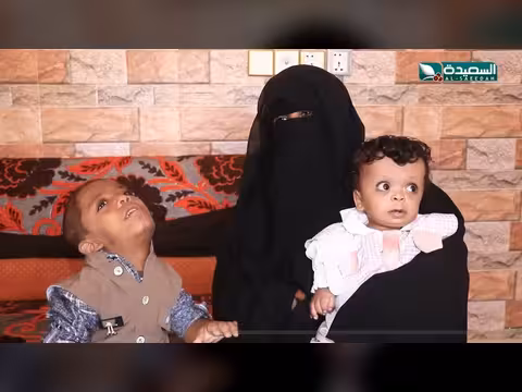 شقيقان ينتظران فرصة للعلاج بعد فقدان محمد بصره