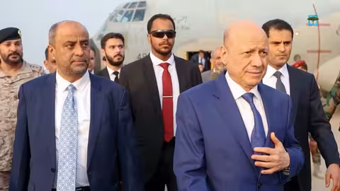 اليمن: تعليق رحلات صنعاء ورفض استعادة التذاكر وتظاهرات في عدن