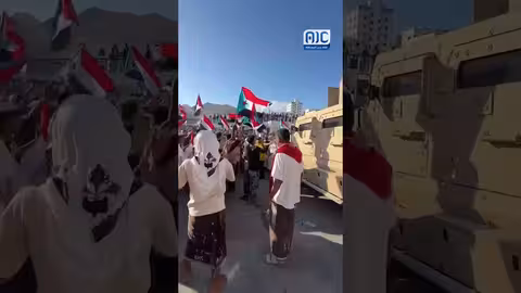 مسيرة بالمكلا تدعم الزُبيدي وتطالب بالإفراج عن وفد المجلس