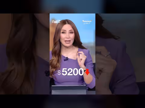 الذهب يخسر 700 دولار في شهرين.. هل نبيع أم نشتري؟
