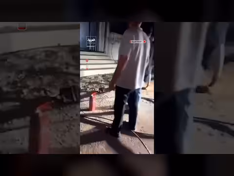 مستوطنون يحرقون مسجداً في بلدة قصرة جنوب نابلس