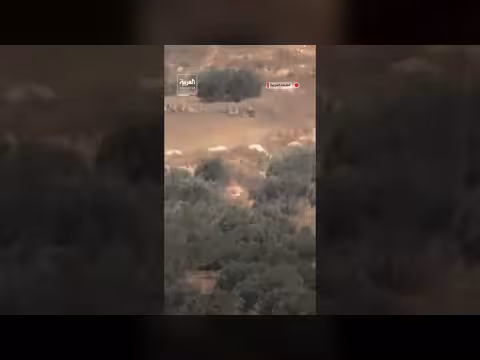 مستوطنون يشقون طرقاً في منطقة الميشة ببلدة نعلين