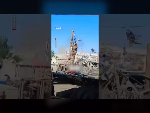 لحظة انفجار مسييرات انتحارية إسرائيلية في حي الزيتون بغزة