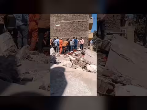 انهيار عقار من 4 طوابق بالمنيا والحماية المدنية تبحث عن ناجين