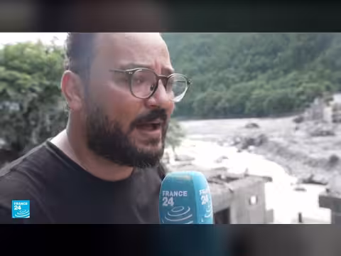 صور من قرية دمرتها الفيضانات في نيبال