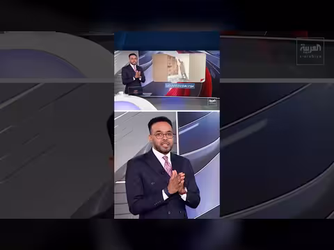 أب سوري يهدم جدارًا يكشف مكتبة ابنه المخفية في حمص