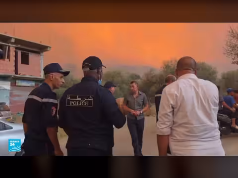 حرائق غابات شرسة في شرق الجزائر تدفع لإجلاء مئات السكان