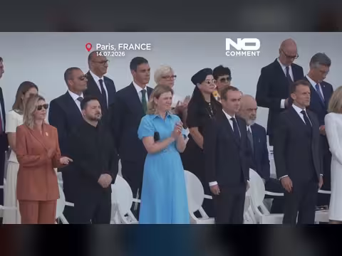 زيلينسكي مع ماكرون في باريس يوم الباستيل