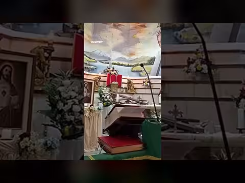 سقوط صليب كبير يودي بحياة قسيس في كنيسة بالإكوادور