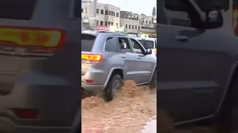 مراسل العربية يرصد تداعيات المنخفض الجوي على عمان