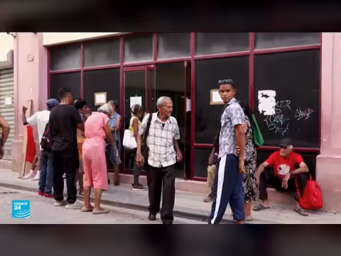 كوبا تطلق حزمة إصلاحات واسعة لمواجهة أزمتها الاقتصادية