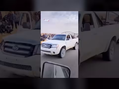 مشاهد جديدة.. قوات الأسد المخلوع تنسحب وتترك أسلحتها