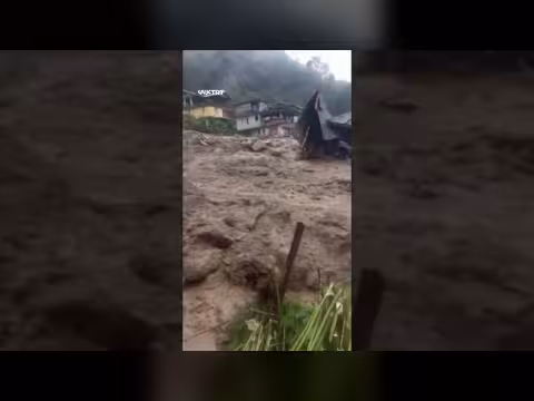 انهيارات أرضية في ولاية سيكيم الهندية تدمر منازل وتقطع طرقات