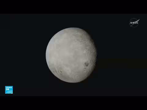 رواد أرتميس 2 يستكملون رحلتهم نحو القمر