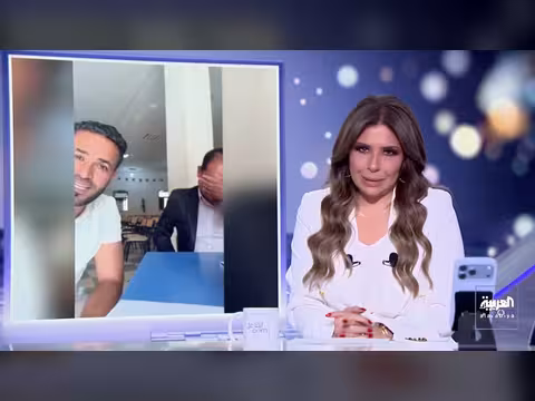 كاتب جزائري يبكي بعد انتظار القرّاء دون حضور أحد