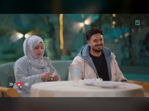 حظهم السيئ يجعلهم يشربون البيض نيئًا في تحدٍ مضحك