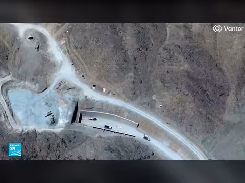 إيران تنفي وجود أنشطة نووية بجبل كولانغ