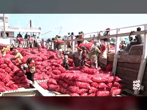 الاعتداء الحوثي يقطع أرزاق 1300 عامل في ميناء المخا