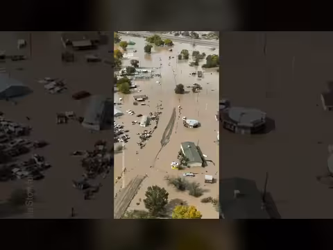 فيضانات عارمة تغمر منازل وتحاصر مناطق في أميركا