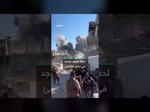 قصف الاحتلال الإسرائيلي مسجد عسقلان في مخيم الشاطئ