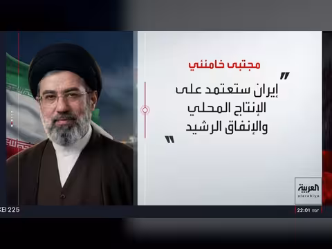 المرشد الإيراني يحذر من الانفجار الشعبي ويهيئ الإيرانيين لحصار طويل