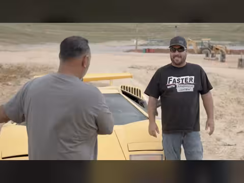 سيارات سكامبورغيني في مغامرة الطين: تحدي المستنقعات