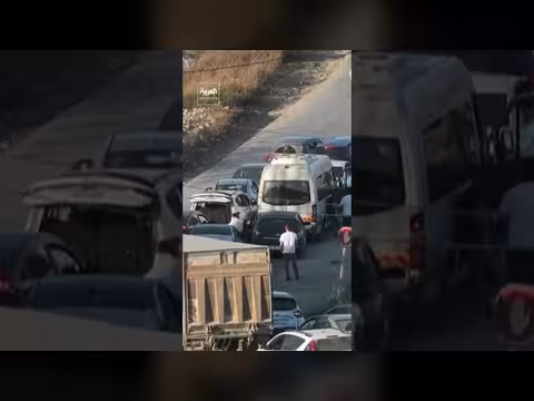 القوات الإسرائيلية تفرض إغلاقًا شاملًا وتعتقل خمسة فلسطينيين بالضفة الغربية