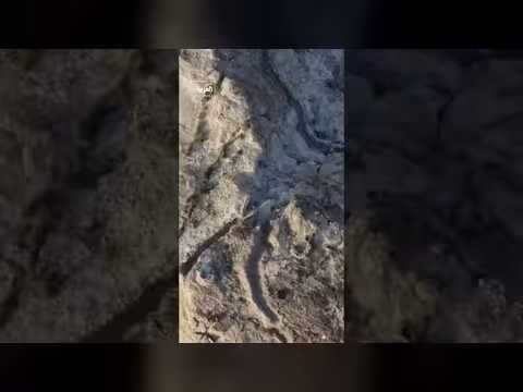 مشاهد جديدة لقصف الطيران المسيّر لتعزيزات الحوثي في مأرب