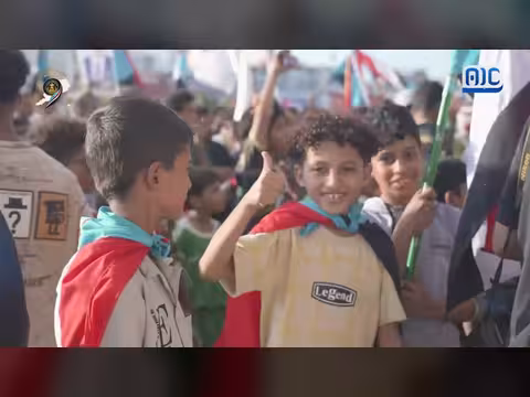 كورال مجموعة القمة يغني إرادة شعب
