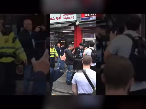 جماعات متطرفة تهاجم متاجر مهاجرين بليفربول