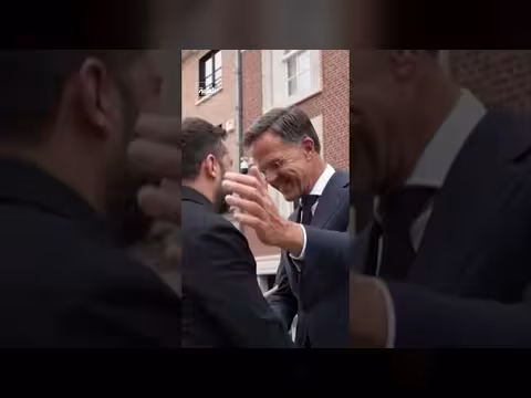 زيلينسكي يبحث عن دعم أوروبي في بروكسل ويلتقي أمين عام الحلف الأطلسي