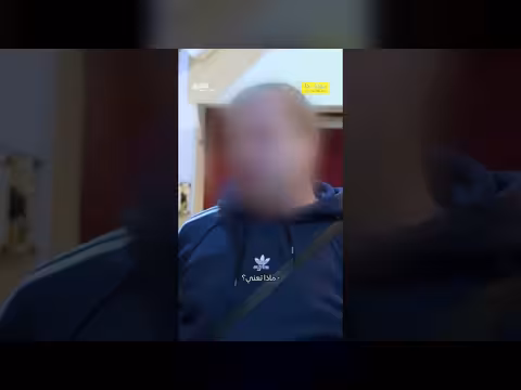 كلب يكشف علب سجائر مخبأة في لوحة القيادة في بولندا