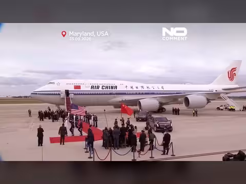 ترامب يستقبل شي جينبينغ باحتفالات عسكرية وعرض جوي في ماريلاند
