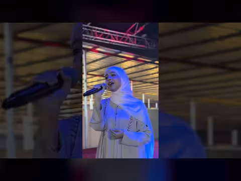 الفنانة ماريا قحطان في خريف ظفار