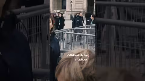 سرقة مجوهرات نابليون من متحف اللوفر في باريس