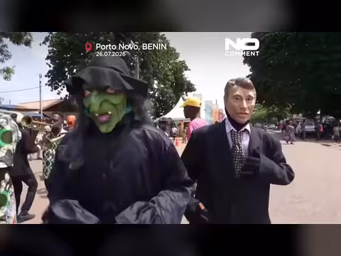 مهرجان الأقنعة في بورتو نوفو يجذب الآلاف