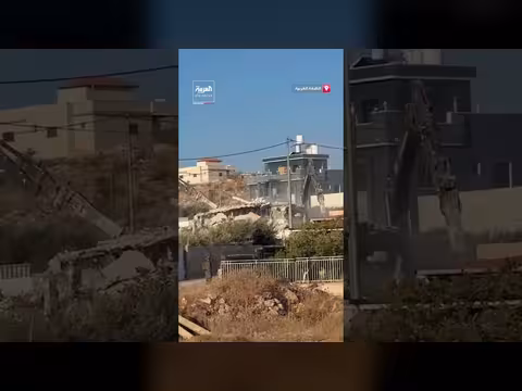 جرافات إسرائيلية تهدم منزلين لفلسطينيين بالضفة الغربية