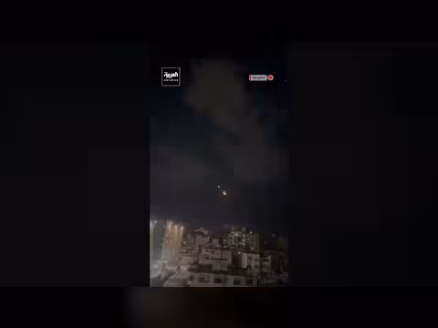 الطيران الحربي الإسرائيلي يُلقي قنابل حرارية مضيئة فوق قطاع غزة