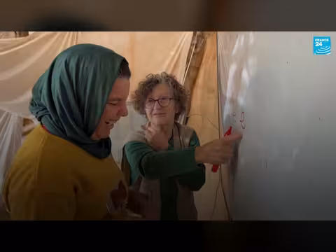 المهاجرون في إسبانيا يعلقون آمالهم على برنامج العفو