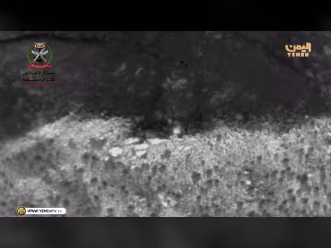 مسيرات القوات المسلحة تستهدف تجمعات الحوثيين في جبهات غرب تعز
