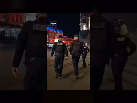 الشرطة الفرنسية تجري تفتيشات ودوريات في ليل بعد حظر التجول