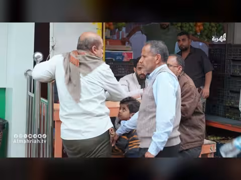 “بنتي تموت ساعدني”. . موظف يطلب رشوة لإنقاذ طفلة في مستشفى الجمهوري